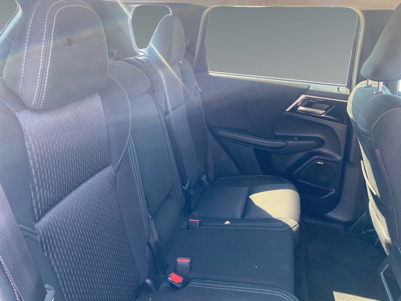 2025 Mitsubishi Outlander ES S-AWC
