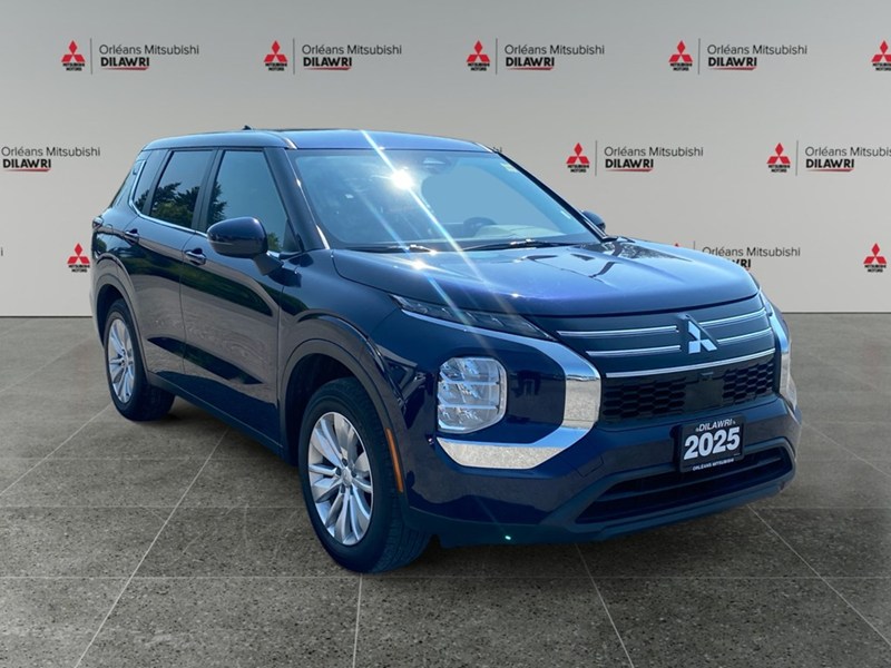 2025 Mitsubishi Outlander ES S-AWC