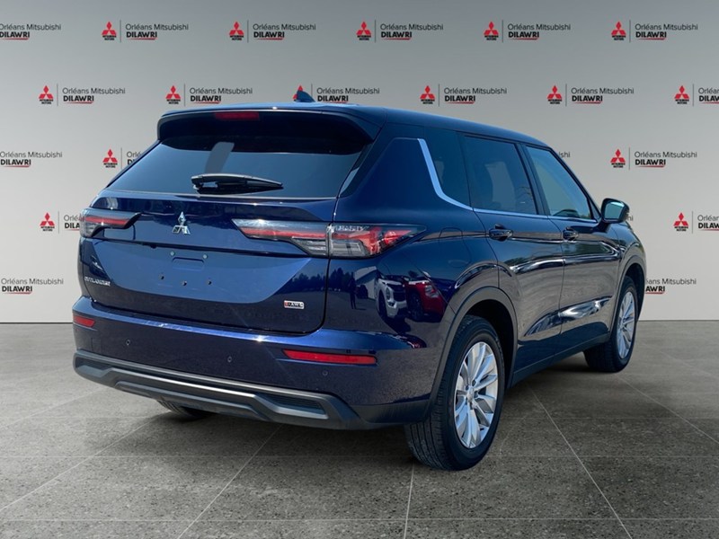 2025 Mitsubishi Outlander ES S-AWC