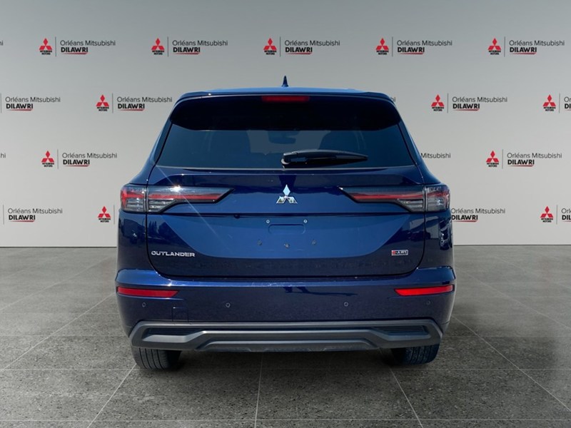 2025 Mitsubishi Outlander ES S-AWC