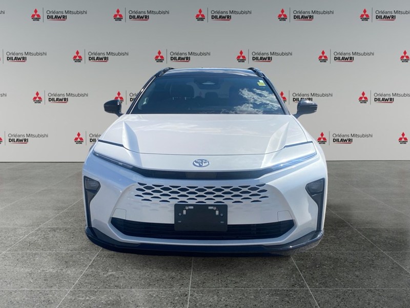 OXYGEN WHITE 2025 Toyota Crown Signia Limited AWD