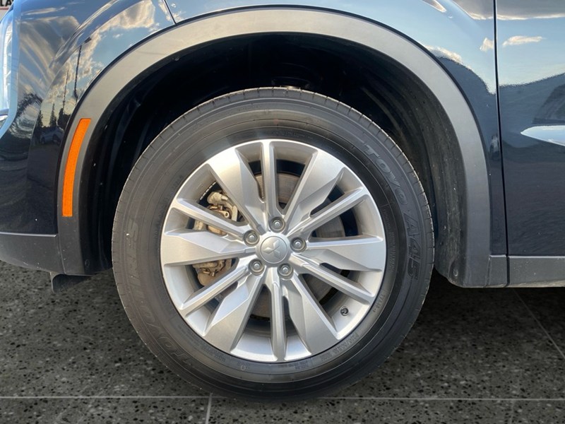 2025 Mitsubishi Outlander ES S-AWC