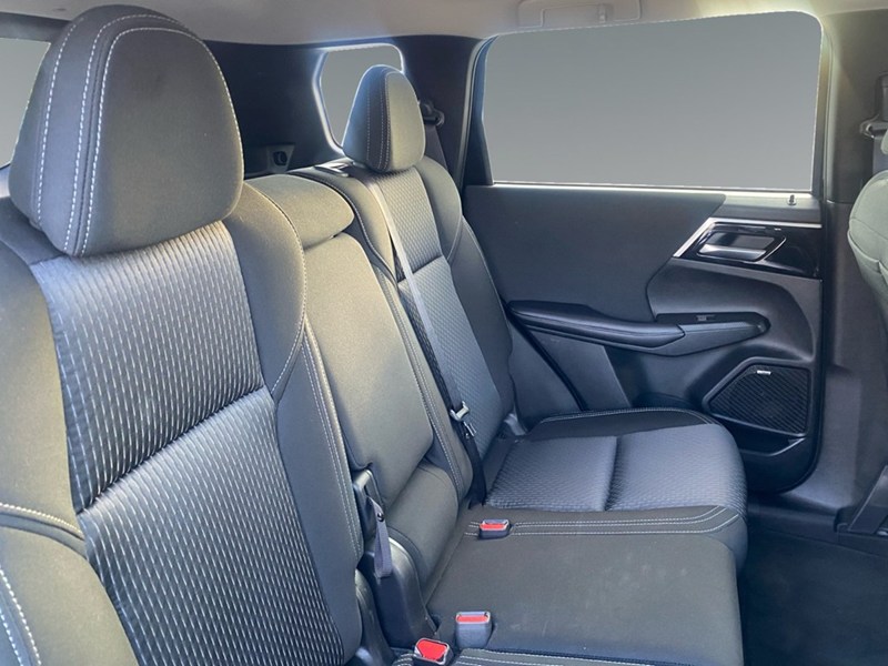 2025 Mitsubishi Outlander ES S-AWC