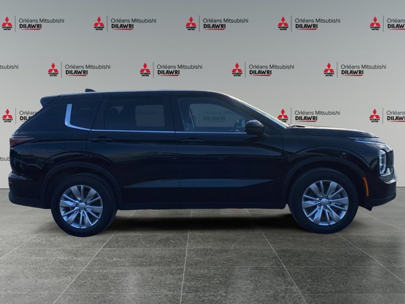 2025 Mitsubishi Outlander ES S-AWC