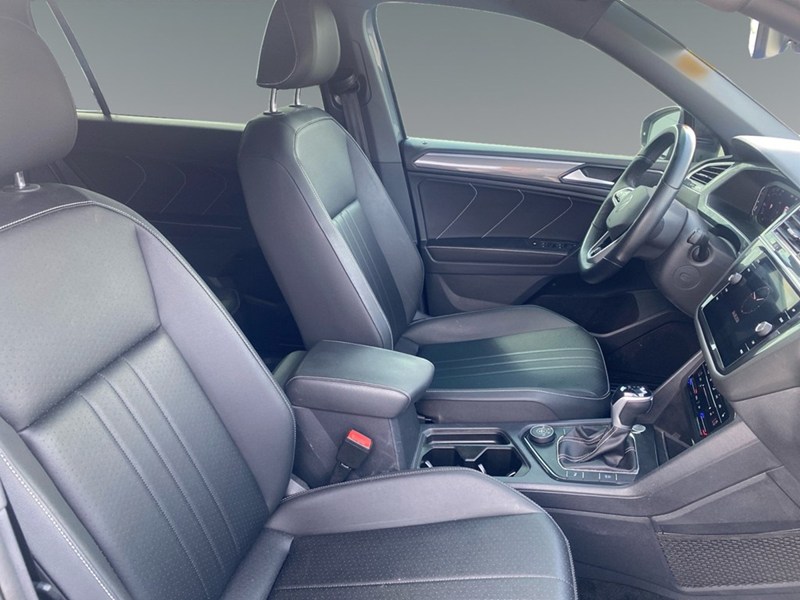 PLATINUM GRAY M 2023 Volkswagen Tiguan Comfortline R-Line Black Edition 4MOTION