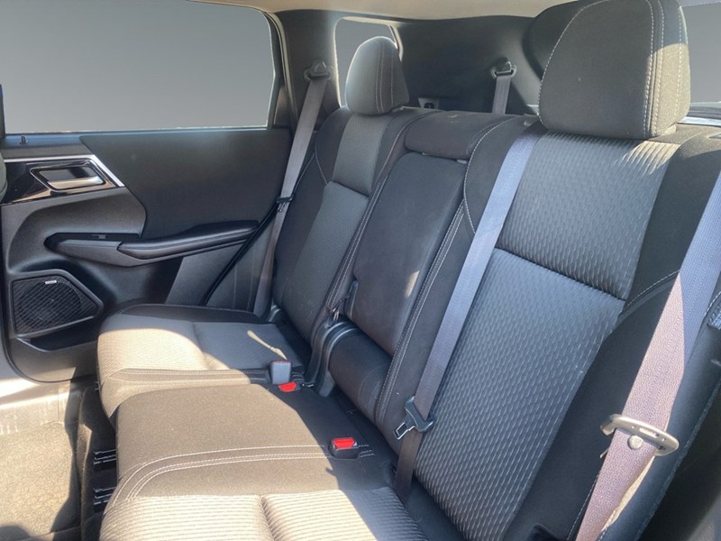 2025 Mitsubishi Outlander ES S-AWC