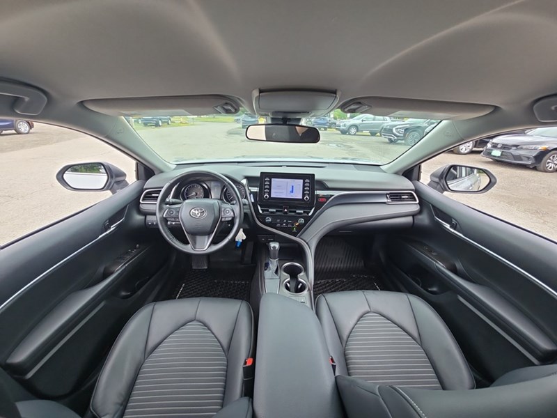 2024 Toyota Camry SE Auto
