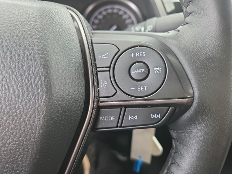 2024 Toyota Camry SE Auto