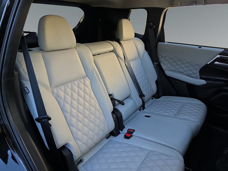 BLACK DIAMOND 2024 Mitsubishi Outlander GT S-AWC