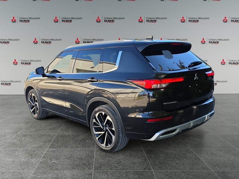 BLACK DIAMOND 2024 Mitsubishi Outlander GT S-AWC