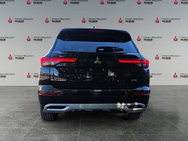 BLACK DIAMOND 2024 Mitsubishi Outlander GT S-AWC
