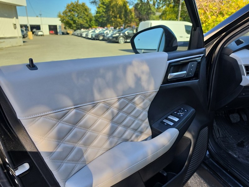 BLACK DIAMOND 2024 Mitsubishi Outlander GT S-AWC