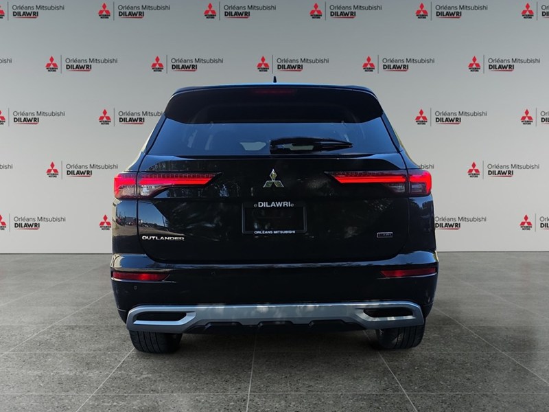 BLACK DIAMOND 2024 Mitsubishi Outlander SEL S-AWC