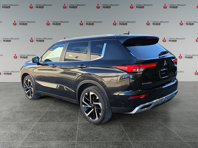 BLACK DIAMOND 2024 Mitsubishi Outlander SEL S-AWC