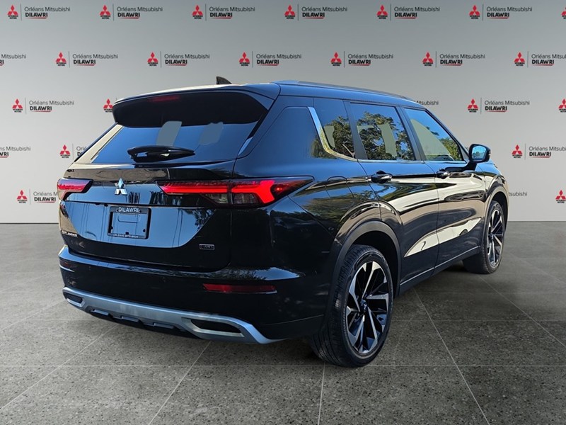 BLACK DIAMOND 2024 Mitsubishi Outlander SEL S-AWC