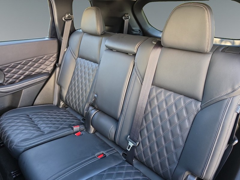 BLACK DIAMOND 2024 Mitsubishi Outlander SEL S-AWC