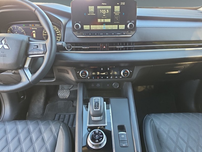 BLACK DIAMOND 2024 Mitsubishi Outlander SEL S-AWC