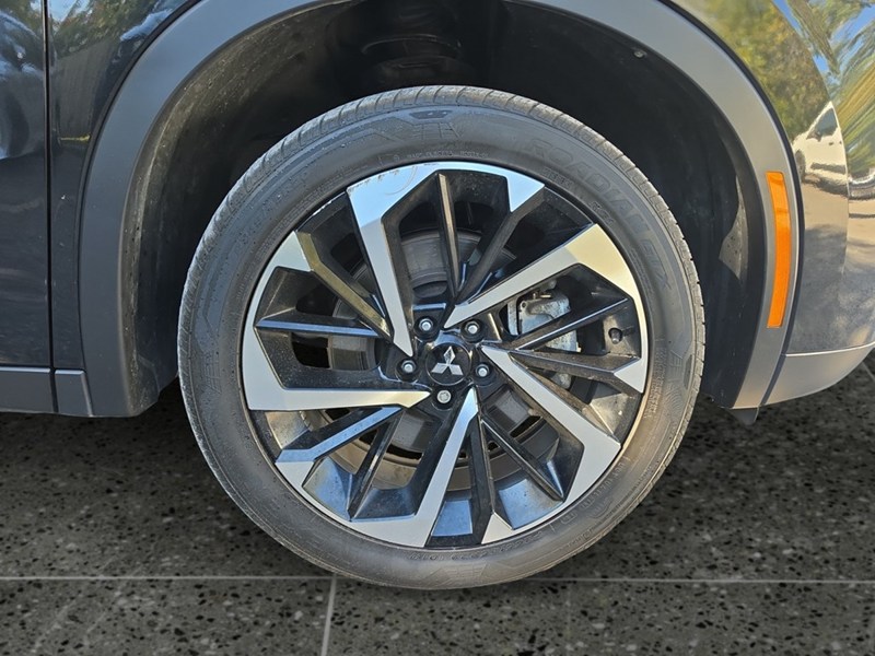 BLACK DIAMOND 2024 Mitsubishi Outlander SEL S-AWC