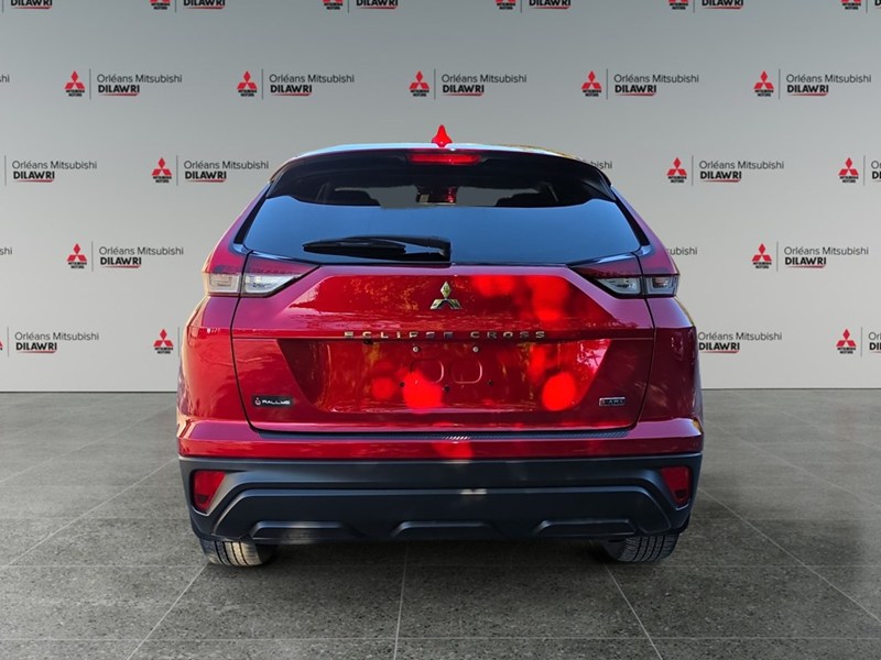 RED DIAMOND 2023 Mitsubishi Eclipse Cross ES S-AWC