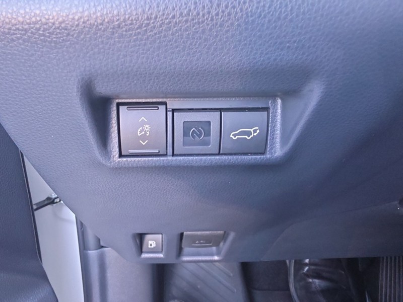 WHITE 2026 Toyota RAV4 XLE AWD