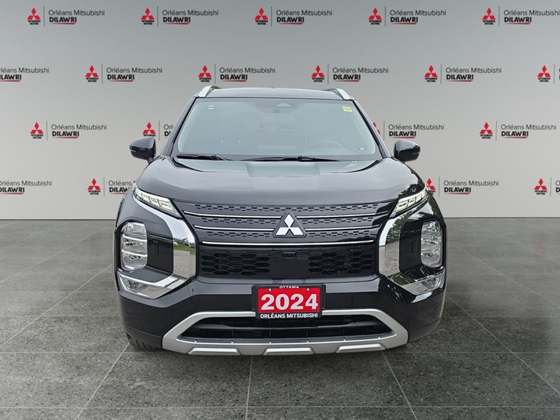 BLACK DIAMOND 2024 Mitsubishi Outlander LE S-AWC