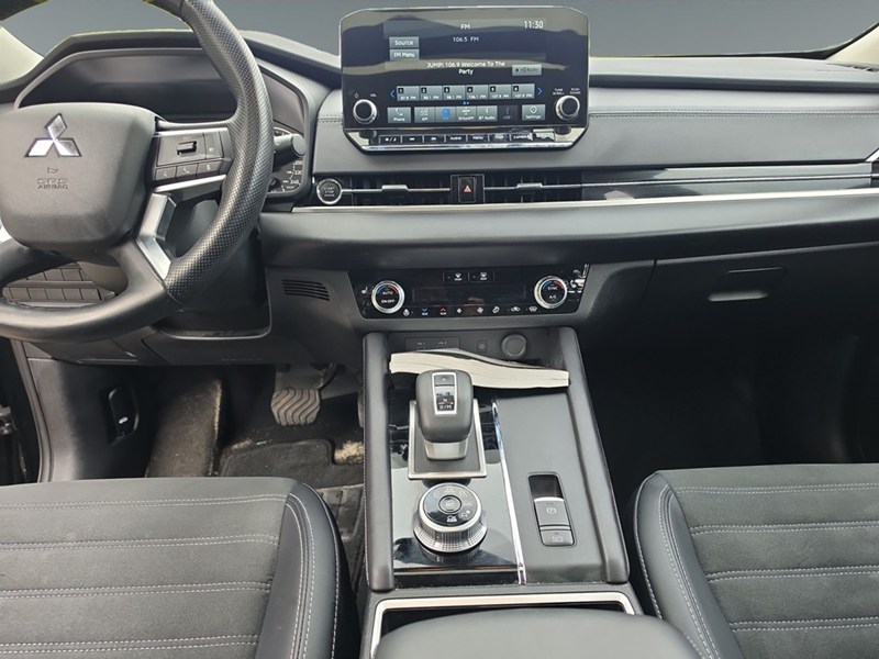 BLACK DIAMOND 2024 Mitsubishi Outlander LE S-AWC