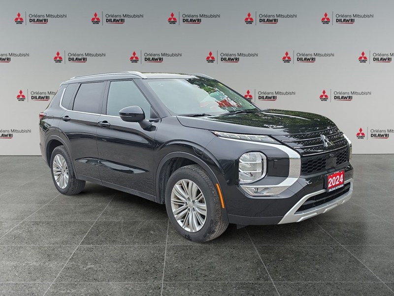 BLACK DIAMOND 2024 Mitsubishi Outlander LE S-AWC