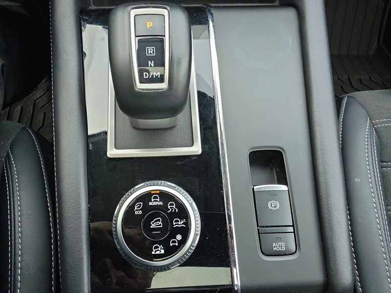 BLACK DIAMOND 2024 Mitsubishi Outlander SE S-AWC