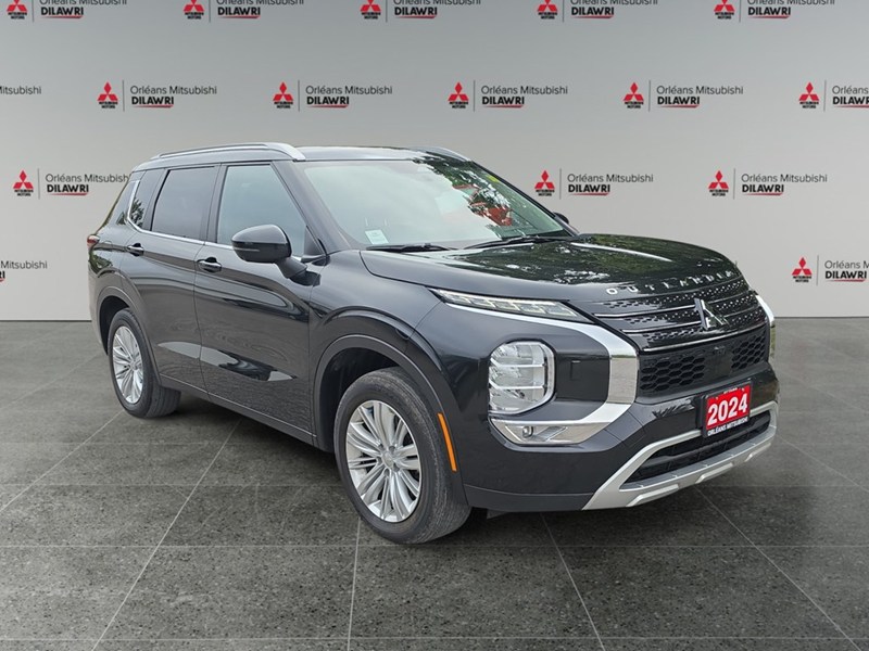 BLACK DIAMOND 2024 Mitsubishi Outlander SE S-AWC