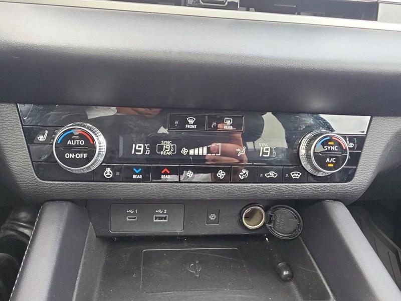 BLACK DIAMOND 2024 Mitsubishi Outlander SE S-AWC
