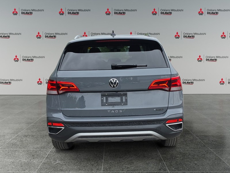 BLUE DUSK METAL 2024 Volkswagen Taos Highline 4MOTION