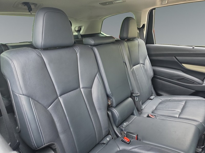 CRYSTAL BLACK S 2019 Subaru Ascent Limited 8-Passenger