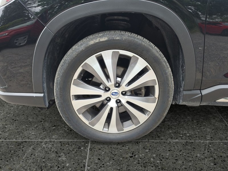 CRYSTAL BLACK S 2019 Subaru Ascent Limited 8-Passenger