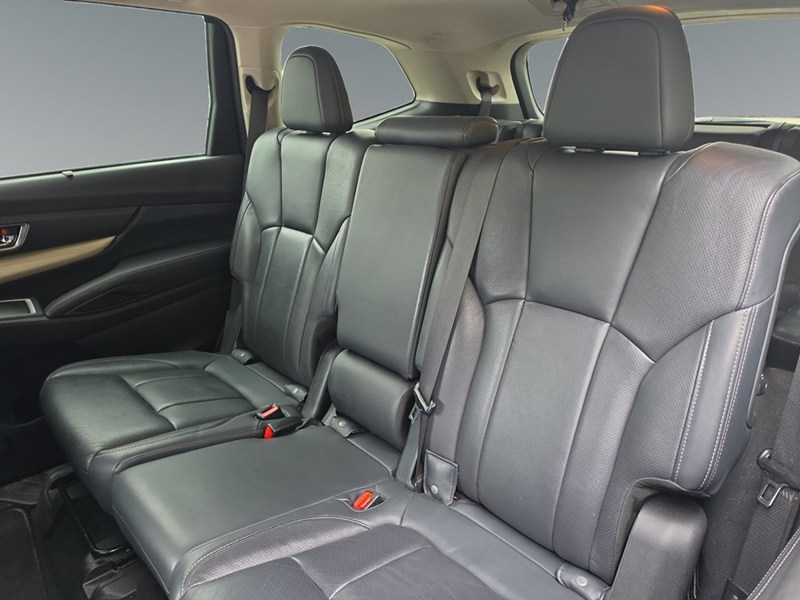 CRYSTAL BLACK S 2019 Subaru Ascent Limited 8-Passenger