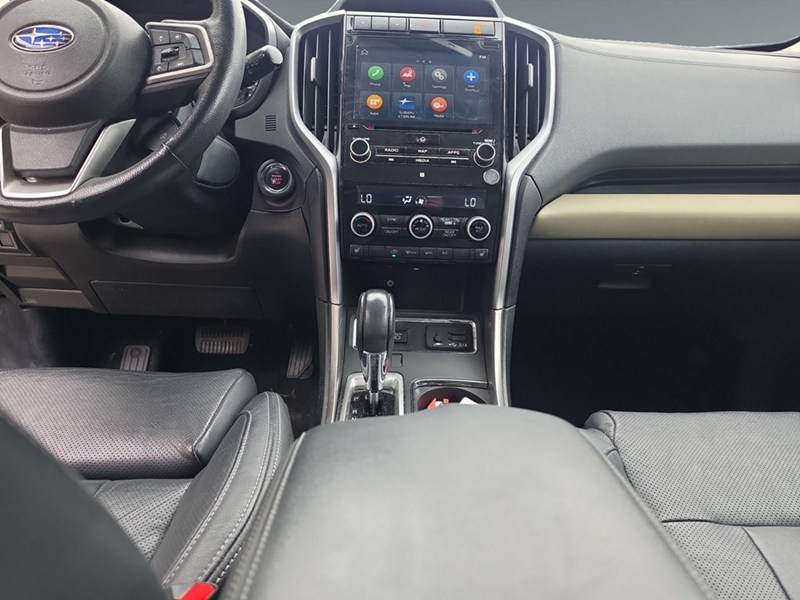 CRYSTAL BLACK S 2019 Subaru Ascent Limited 8-Passenger