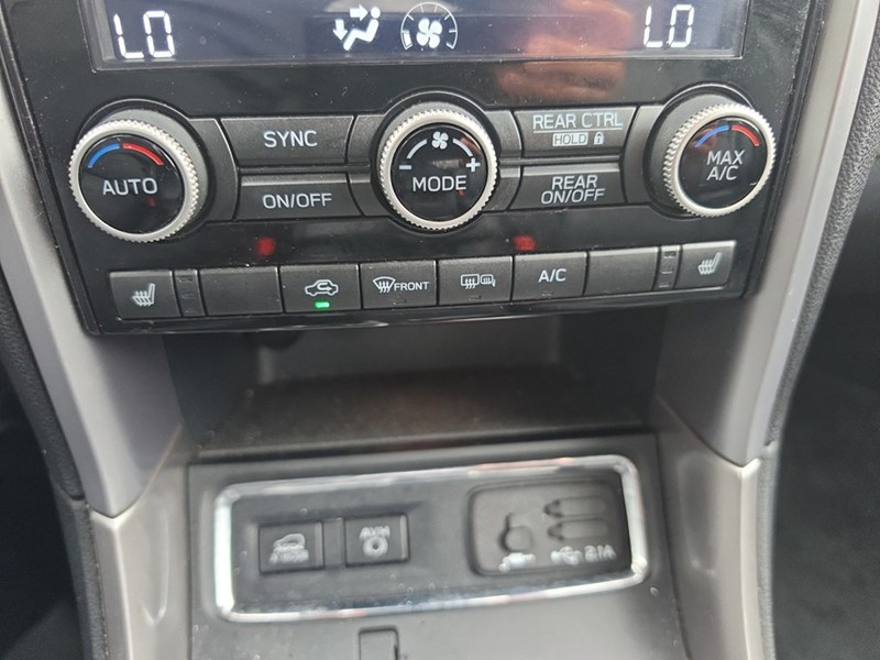 CRYSTAL BLACK S 2019 Subaru Ascent Limited 8-Passenger