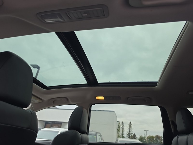 CRYSTAL BLACK S 2019 Subaru Ascent Limited 8-Passenger