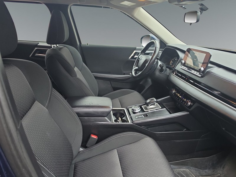 COSMIC BLUE 2024 Mitsubishi Outlander SE S-AWC