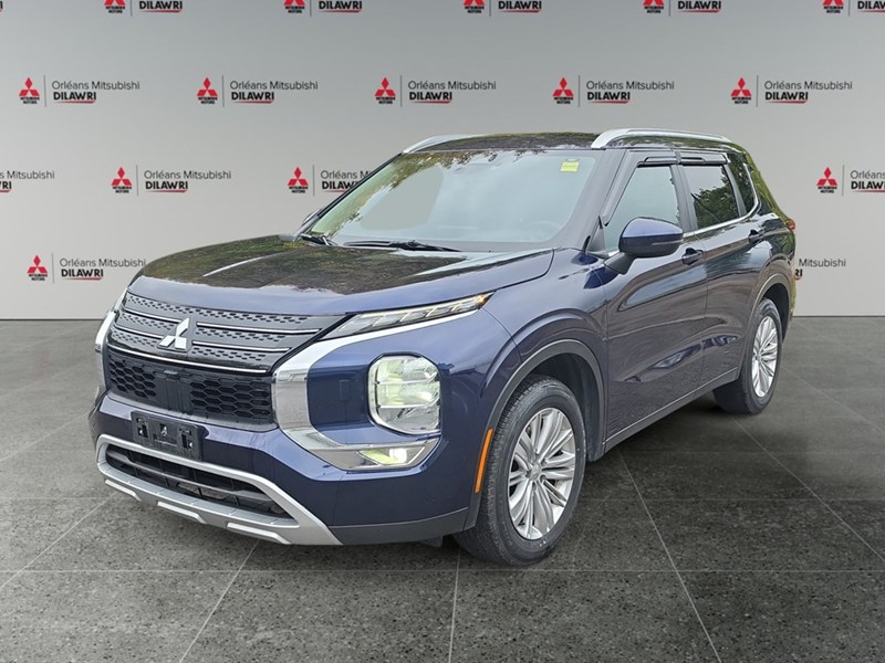 COSMIC BLUE 2024 Mitsubishi Outlander SE S-AWC