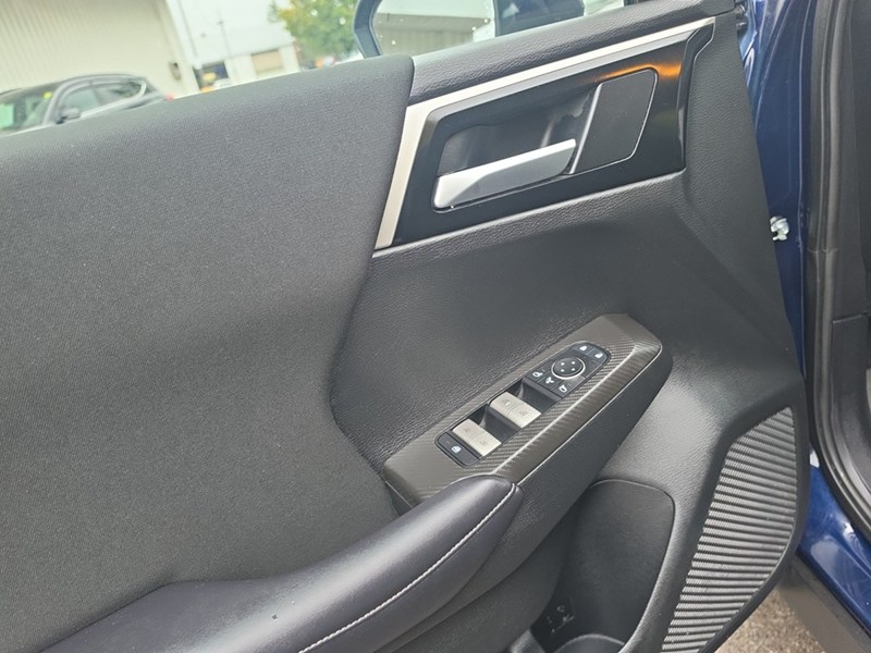 COSMIC BLUE 2024 Mitsubishi Outlander SE S-AWC