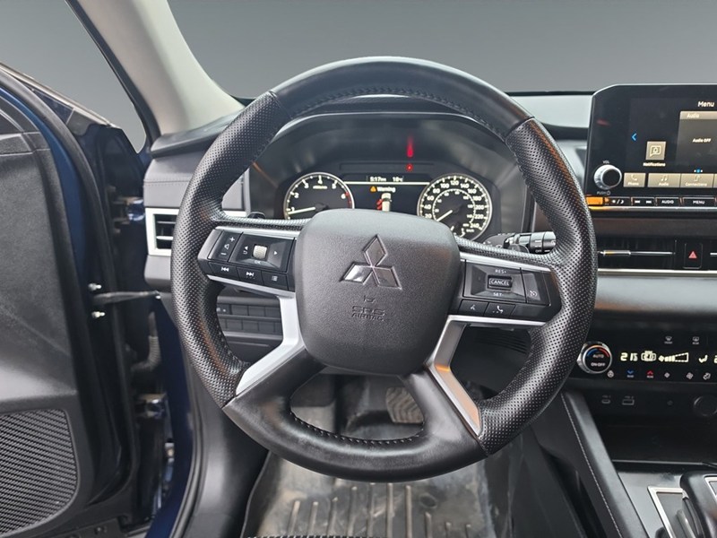 COSMIC BLUE 2024 Mitsubishi Outlander SE S-AWC