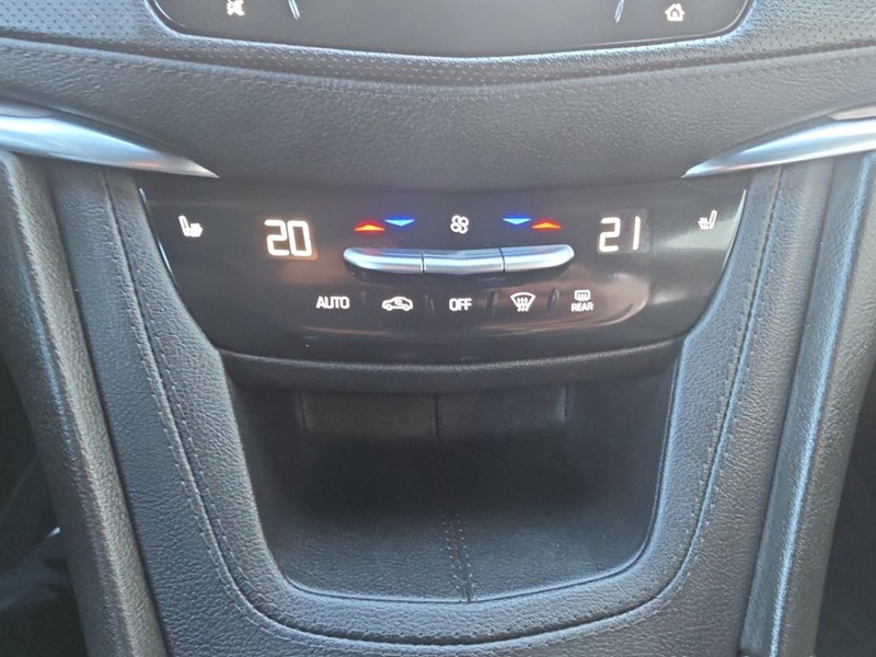 ARGENT SILVER M 2023 Cadillac XT5 AWD 4dr Luxury