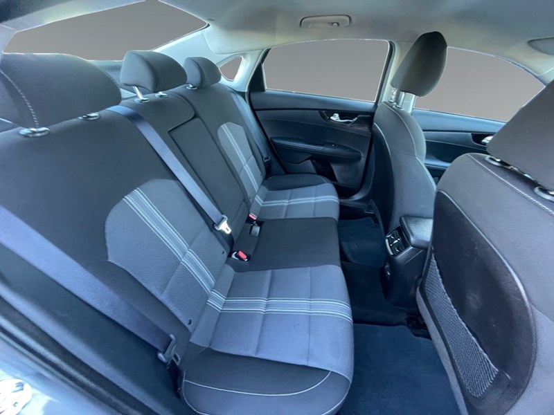 2023 Kia Forte EX IVT