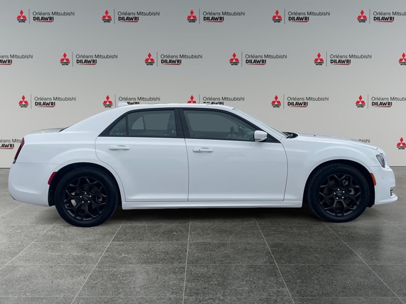 2023 Chrysler 300 300 Touring L AWD