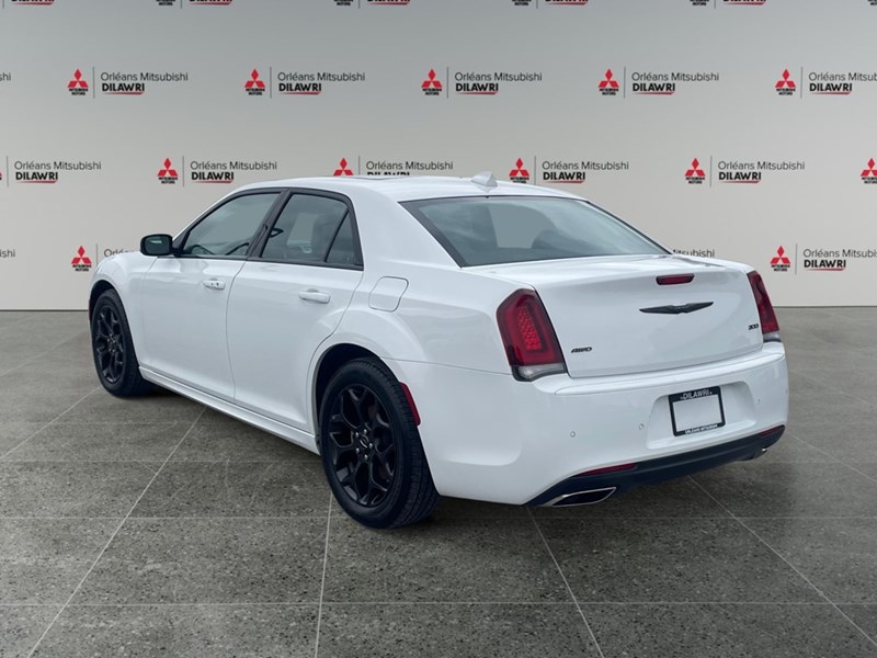 2023 Chrysler 300 300 Touring L AWD