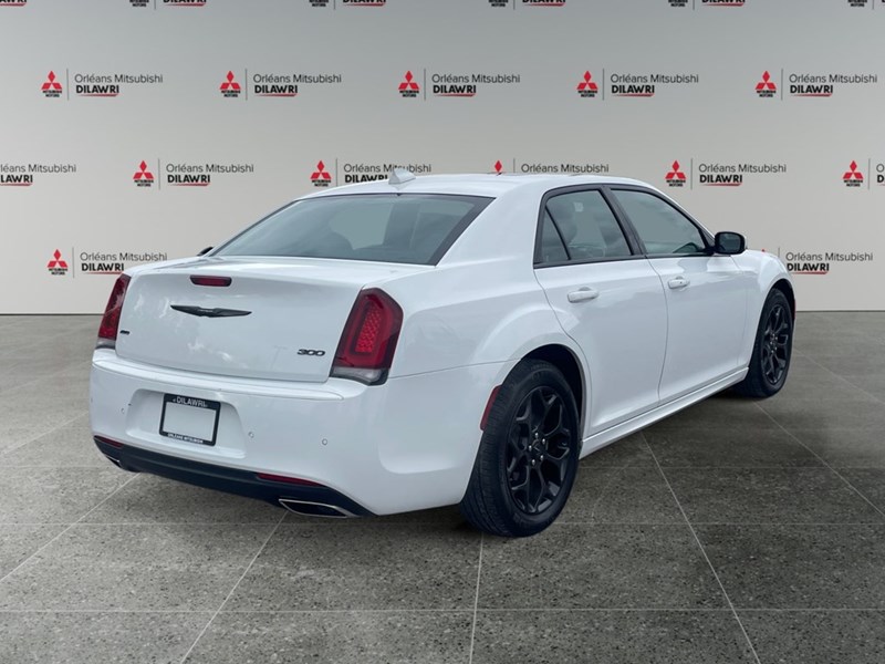 2023 Chrysler 300 300 Touring L AWD