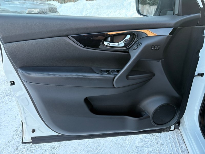 2023 Nissan Qashqai AWD SL CVT