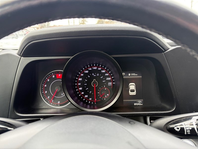 2022 Hyundai Elantra Preferred IVT