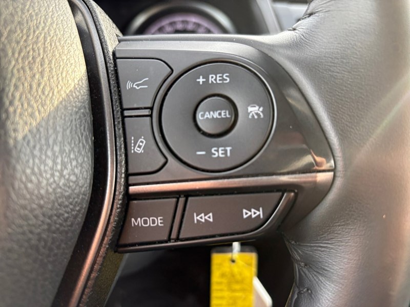 2024 Toyota Camry SE Auto