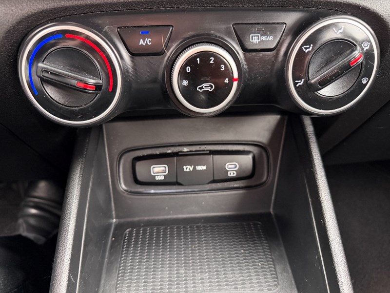 2024 Hyundai Venue Essential IVT